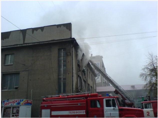 Фото В Новосибирске вспомнили, как на месте отеля Grand Autograph горело здание гастронома 4